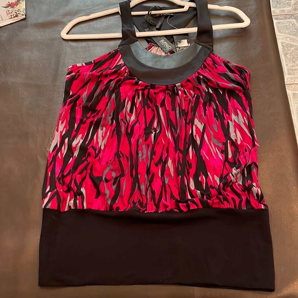Buffalo top, New. Red  grey, pink and black print. Leather scoop neck.